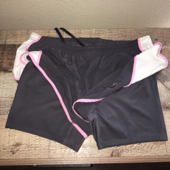 shorts with shorts under - Picture 2 of 5